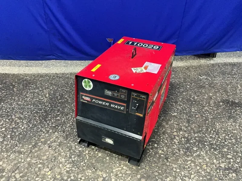 Lincoln Electric  455 Watts  Welder  - Powerwave455m