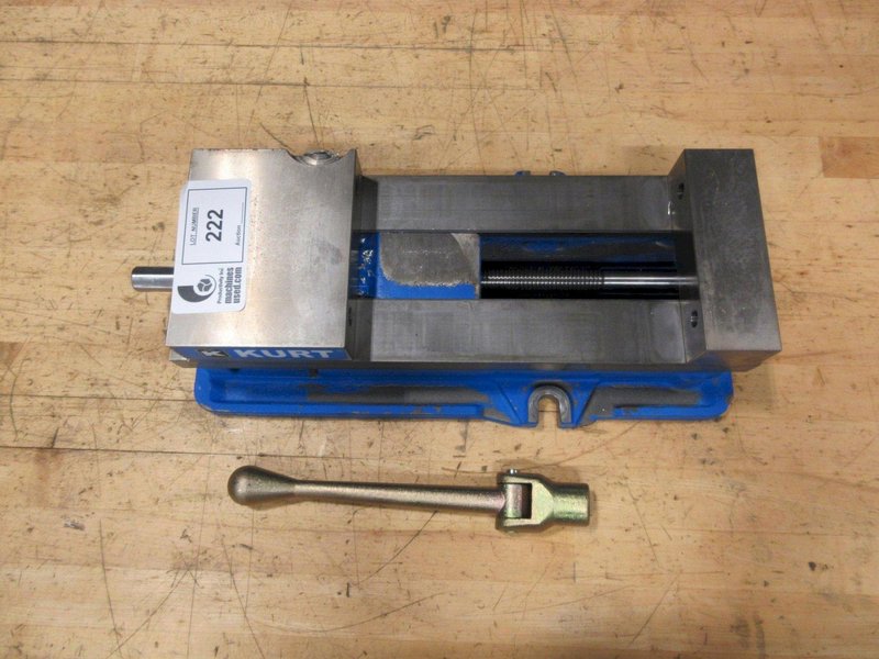 Kurt D688 6" AngLock CNC Milling Vise – w/ Handle- Auction Item