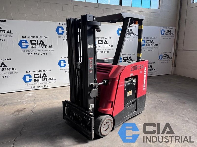 2020 - 3,500 LB. RAYMOND MODEL 425-C35TT STAND-UP ELECTRIC FORKLIFT