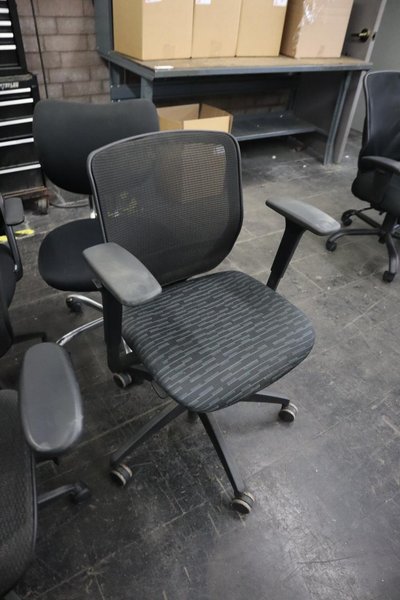 Assorted Office Chairs (7)- Auction Item