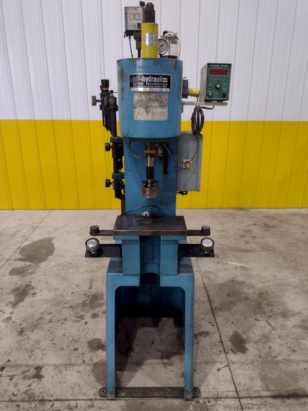 5.5 TON AIR HYDRAULICS MODEL #C-300 PNEUMATIC PRESS 6" STROKE: STOCK #20660