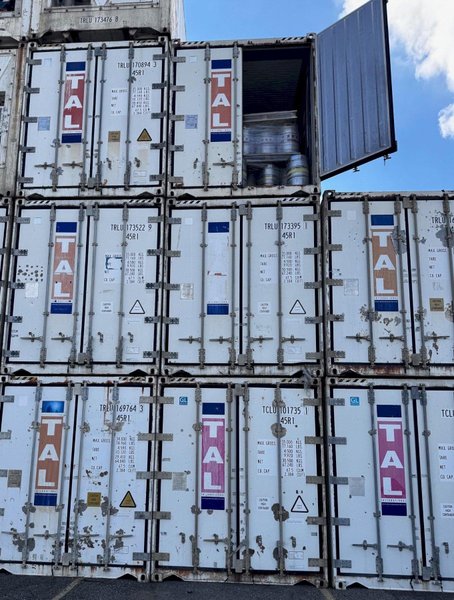 40&#039; SHIPPING CONTAINER. STOCK # 0993125.