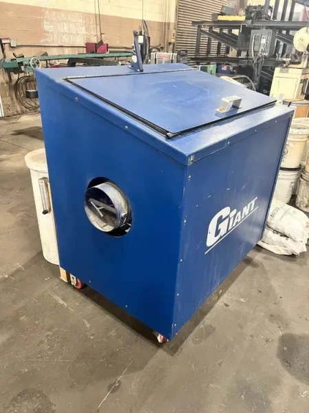 USED GIANT MODEL W-5C 5 CUBIC FOOT VIBRATORY BOWL YEAR: 2017