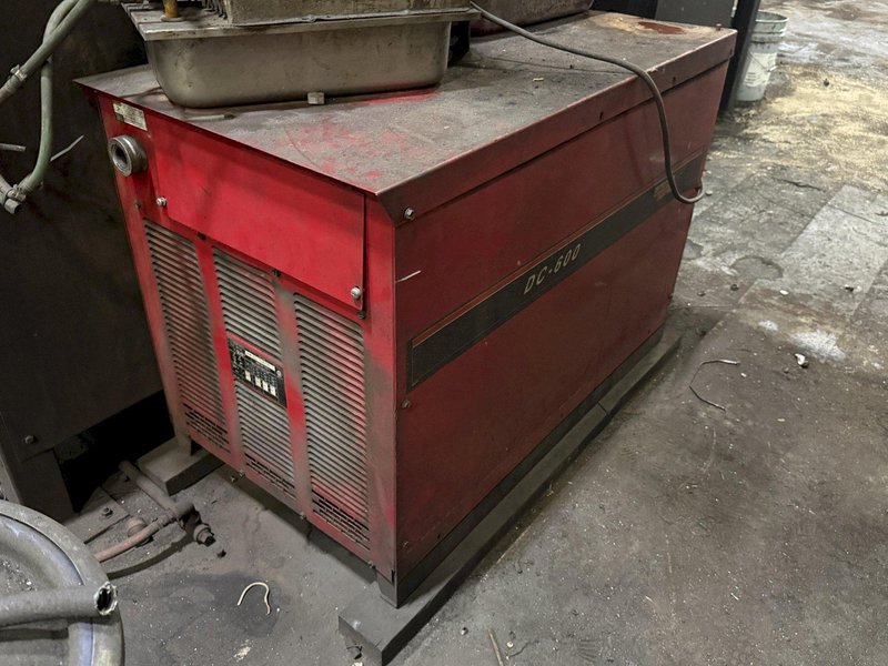 600 AMP LINCOLN MODEL DC-600 WELDER: YOBRO #26006