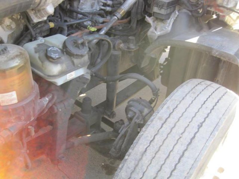 2010 Freightliner Cascadia Day Cab Semi Truck