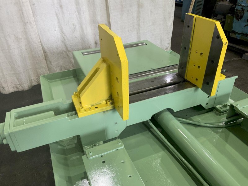 18" X 22" HYD-MECH V-18APC AUTOMATIC TILT FRAME VERTICAL BAND SAW: STOCK #81007"