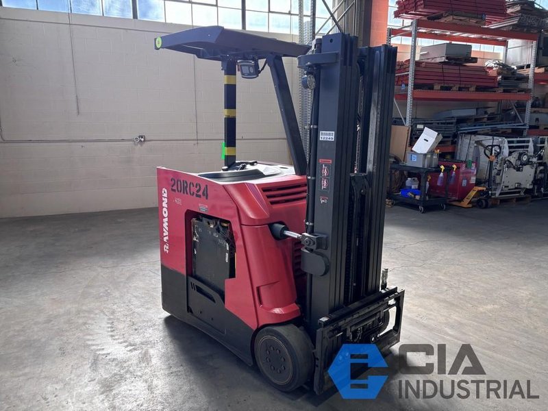 2020 - 3,500 LB. RAYMOND MODEL 425-C35TT STAND-UP ELECTRIC FORKLIFT