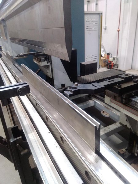 440 Ton x 13′ Durma  AD-Servo 40400 CNC Press Brake, 2022 – 6 Axis Back Gauge, CNC Crowning, Hydraulic Top &amp; Bottom Clamping