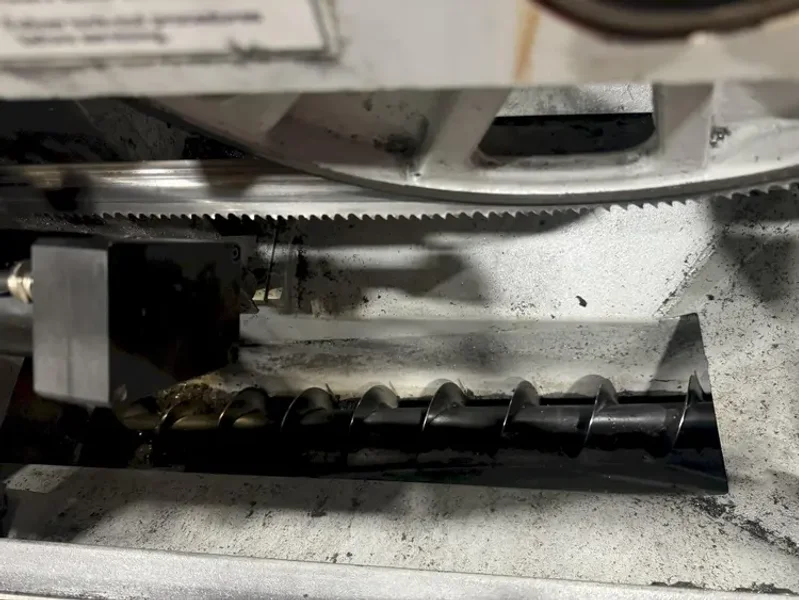 USED BEHRINGER 11.8" X 10.2" DUAL POST AUTOMATIC BANDSAW MODEL HBE 261A, Year: 2021