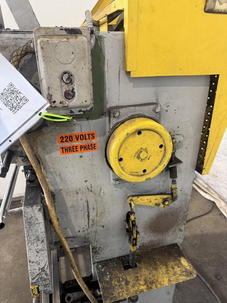 15 TON X 48" VERSON 16-48 PRESS BRAKE. STOCK # 0219526.