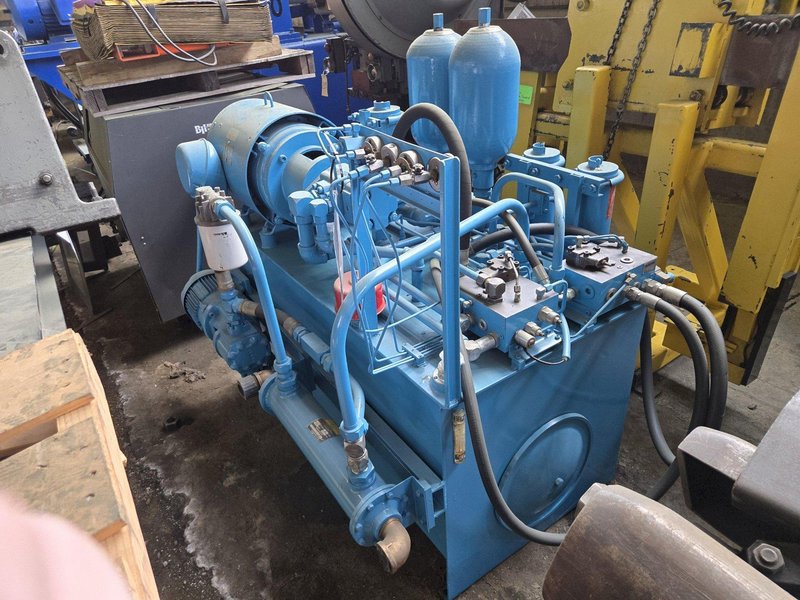 3000 PSI 40 HP 30" X 58.5" HYDRAULIC UNIT. STOCK # 0650726