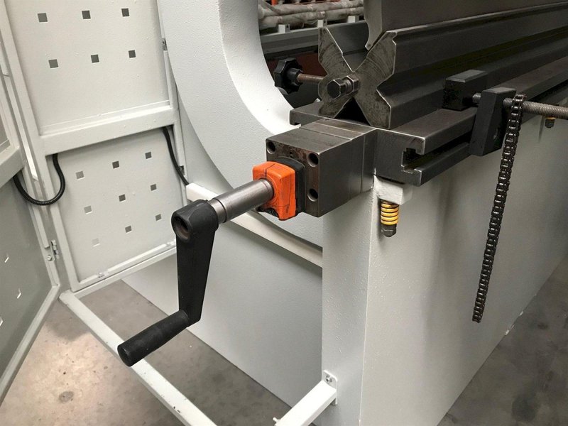 Ermak - Eco-Bend 200 ton x 3600 mm CNC