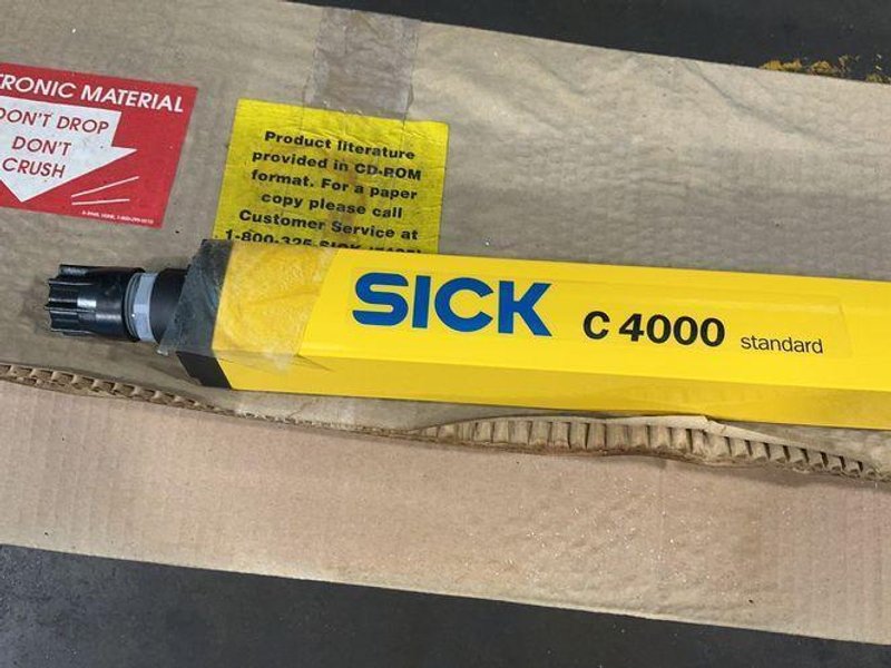 SICK 19 M SCANNING RANGE SAFETY LIGHT CURTAIN SENDER  -  C40S-0703DA010