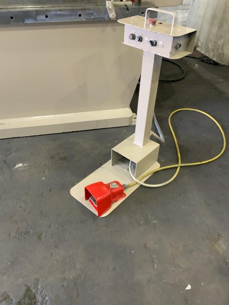 100 TON X 12' ACCURPRESS 710012 HYDRAULIC PRESS BRAKE: STOCK #80731