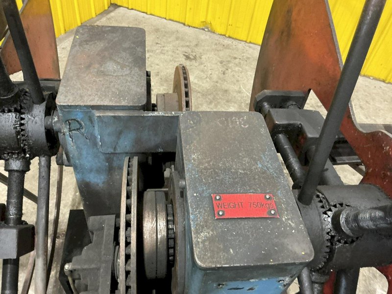 1,100 LB X 14" W GSW PULL OFF DOUBLE END COIL REEL UNCOILER: YOBRO #24860