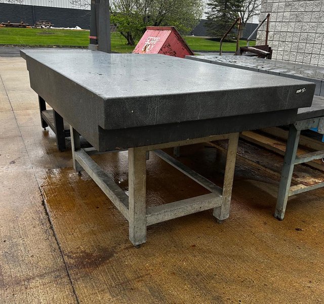 Granite Surface Plate 4&#039; x 6&#039; x 10&quot; Thick on Stand For Sale