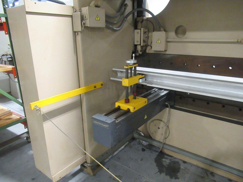 Cincinnati 175 Form Master II CNC Hydraulic Press Brake, 175 Ton x 12&#039;, Crowning