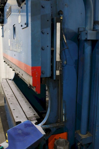 135 TON X 8' CINCINNATI MDL 135FMII HYDRAULIC PRESS BRAKE: STOCK #75067