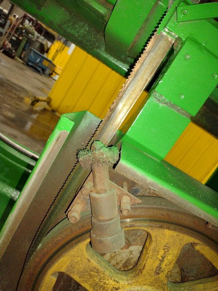 18" X 20" HYD-MECH MODEL V18 SERIES II VERTICAL BAND SAW: STOCK #24965