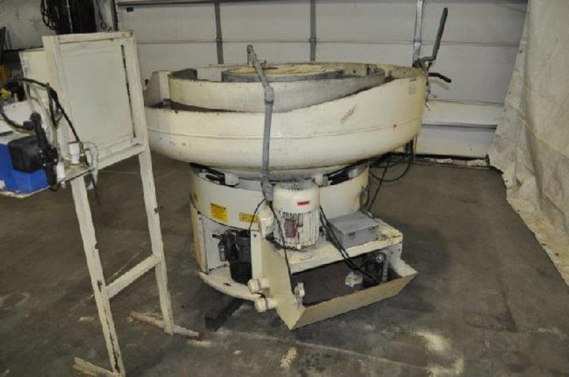 10.7 CUBIC FOOT ROTO-FINISH HR COMBO VIBRATORY FINISHING MACHINE