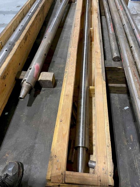 Used, 107&quot; x 3-5/8&quot; Diameter Grooving Bar