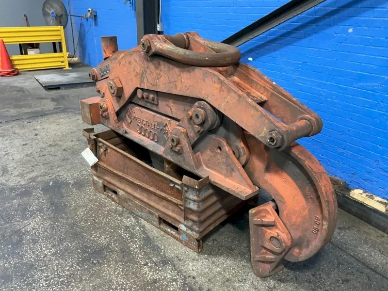 HEPPENSTALL 30,000 LBS LIFTER