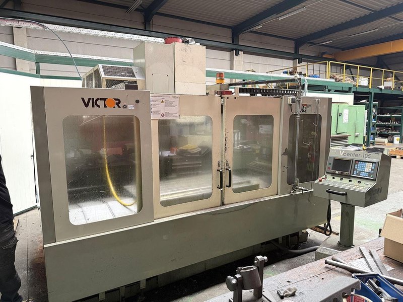 Victor - X: 1050 - Y: 560 - Z: 560 mm CNC