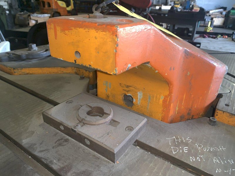 9&quot; x 9&quot; x 3/16&quot; COMACA HYDRAULIC PUNCH &amp; CORNER NOTCHER: STOCK #11842