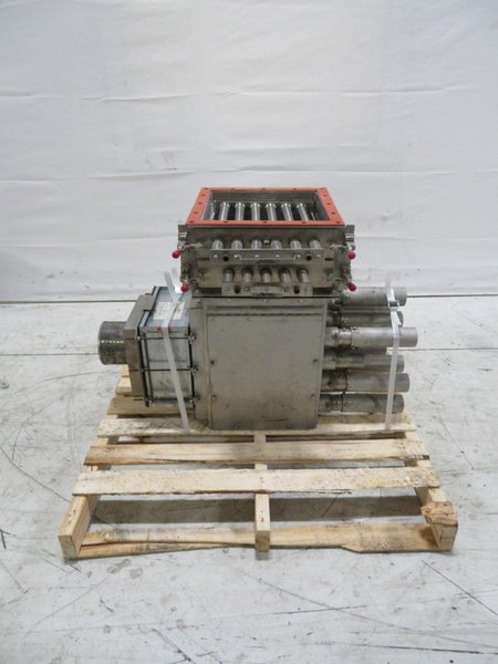 Resin Distribution Box Equipped with Bunting Magnet, Multi Port Take Offs