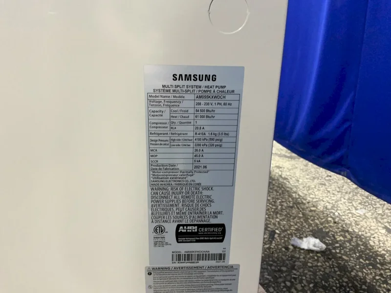 SAMSUNG 54 500/ 61 000 BTU/HR AIR CONDITIONER  -  AM055KXWDCH