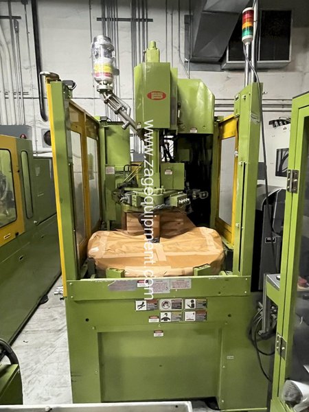 Nissei Used TNX50R5V Vertical Injection Molding Machine, Rotary Table, 53 US Ton, 1.66 oz., Yr 2010