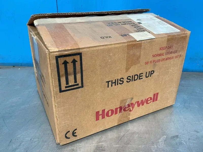 Honeywell Flange Mounted Liquid Level Transmitter - Stf828-e1hs4a-h1f-a-ad0-11s-a-00a6-00-0000