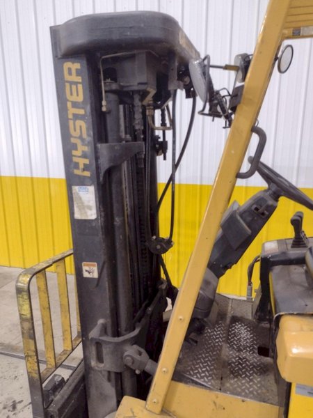 3,000 LB HYSTER MODEL #E45XM-27 ELECTRIC LIFT TRUCK FORKLIFT: STOCK #20642