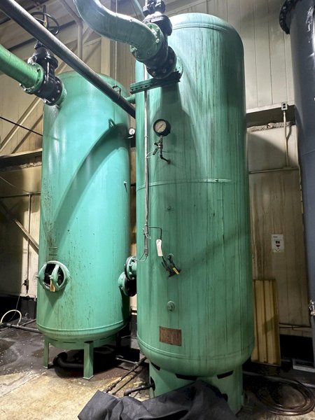 WOOD INDUSTRIAL VERTICAL AIR STORAGE TANK: STOCK #23049