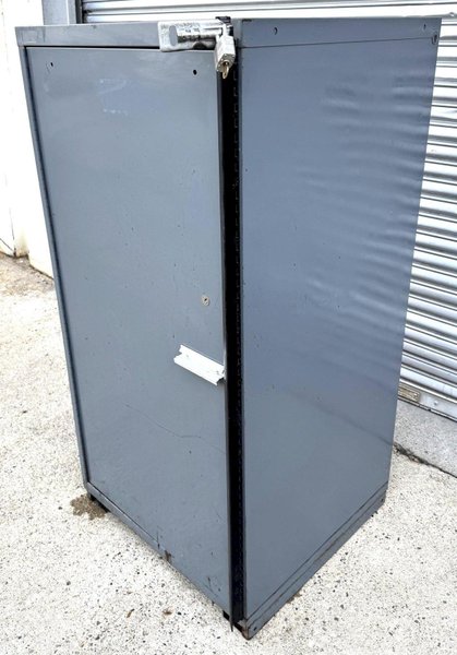 Vidmar Storage Cabinet, Single Door, (3) Shelves, 30"W x 27-3/4"D x 59"H