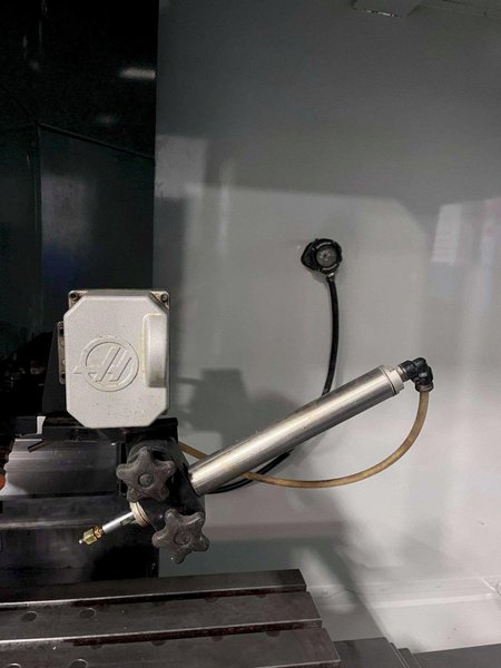 Haas VF-5/50 CNC Vertical Machining Center – 50 Taper Mill