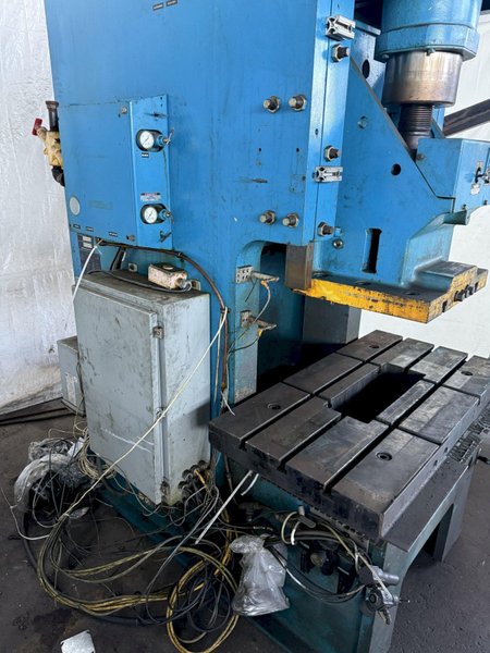 80 TON KOMATSU OBS80-2 GAP FRAME PRESS. STOCK # 0345525