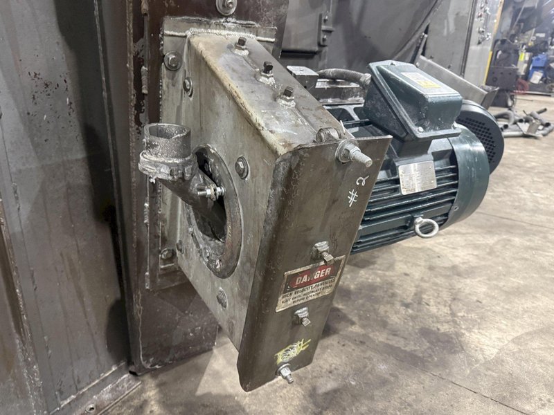 36" x 48" x 8 WHEEL PANGBORN ROTOBLAST PASS THROUGH HANGING CONVEYOR SHOT BLAST MACHINE: YOBRO #24717