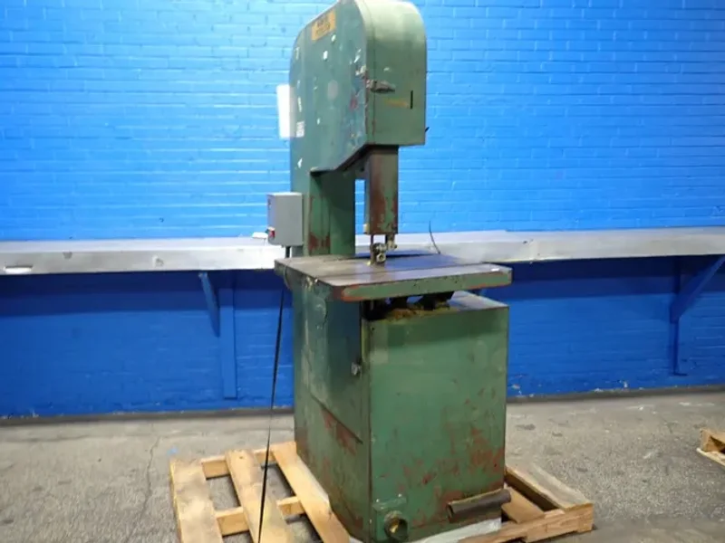 19" THROAT VERTICAL BAND SAW