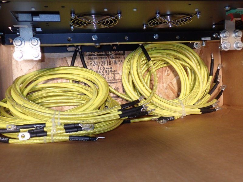 UNICO AC MODULAR INVERTER   -  2400