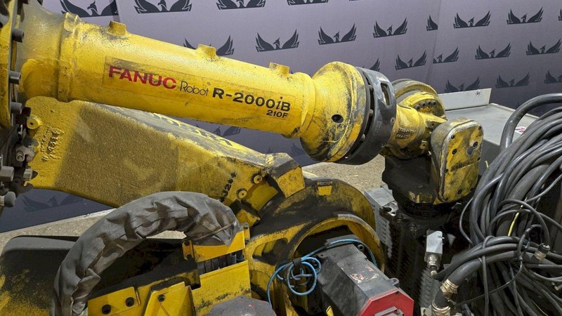 FANUC R-2000IB/210F + R30IB ROBOT ARM AND CONTROL CABINET USED