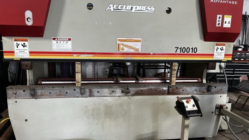 100 Ton x 10′ Accurpress 710010 Press Brake, 2016 – Advantage Package