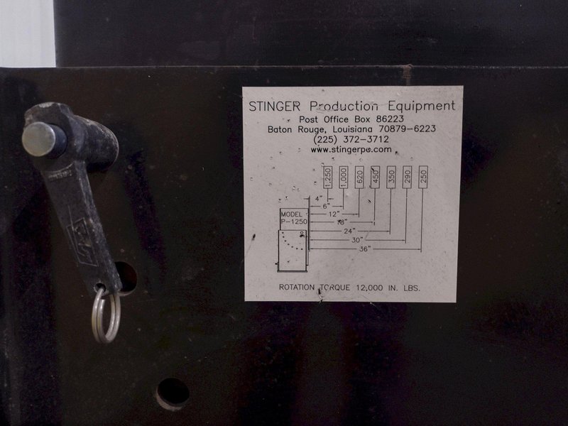 1,250 LB STINGER MODEL #P-1250 PIPE WELDING POSITIONER WITH 30" GRIPPER CHUCK : YOBRO #25215