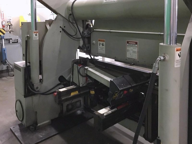 Accurpress 71008 (2005) 100 TON x 8’ Press Brake