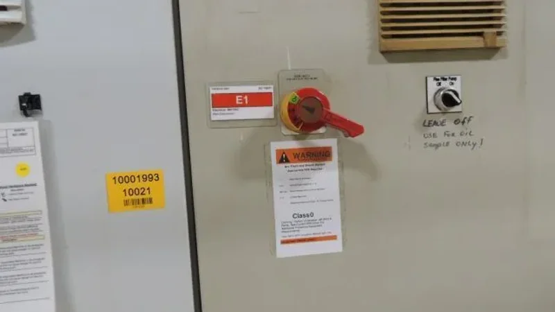 HYDRAULICO 200 TON HYD PRESS, S/N 2111, STOCK# 13933J