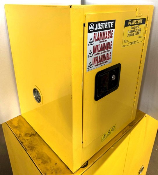 Justrite Flammable Storage Cabinet, Model 890420, 4 Gallon, Self-Close Door