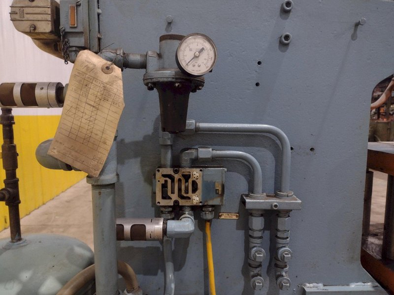 BTM TOG-L-LOC B-20H 4.5 STROKE SHEET METAL JOINING MACHINE: YOBRO #24799