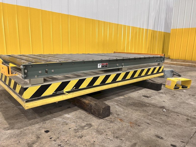 4,000 LB X 72" X 36" SOUTHWORTH MODEL #LS4-36 HYDRALUIC LIFT TABLE WITH ROLLER TOP: STOCK #20902