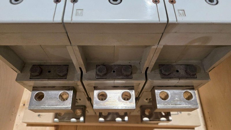 ABB SACE EMAX E2 1600A CIRCUT BREAKER USED