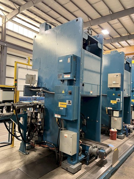 220 TON KOMATSU GAP FRAME PRESS